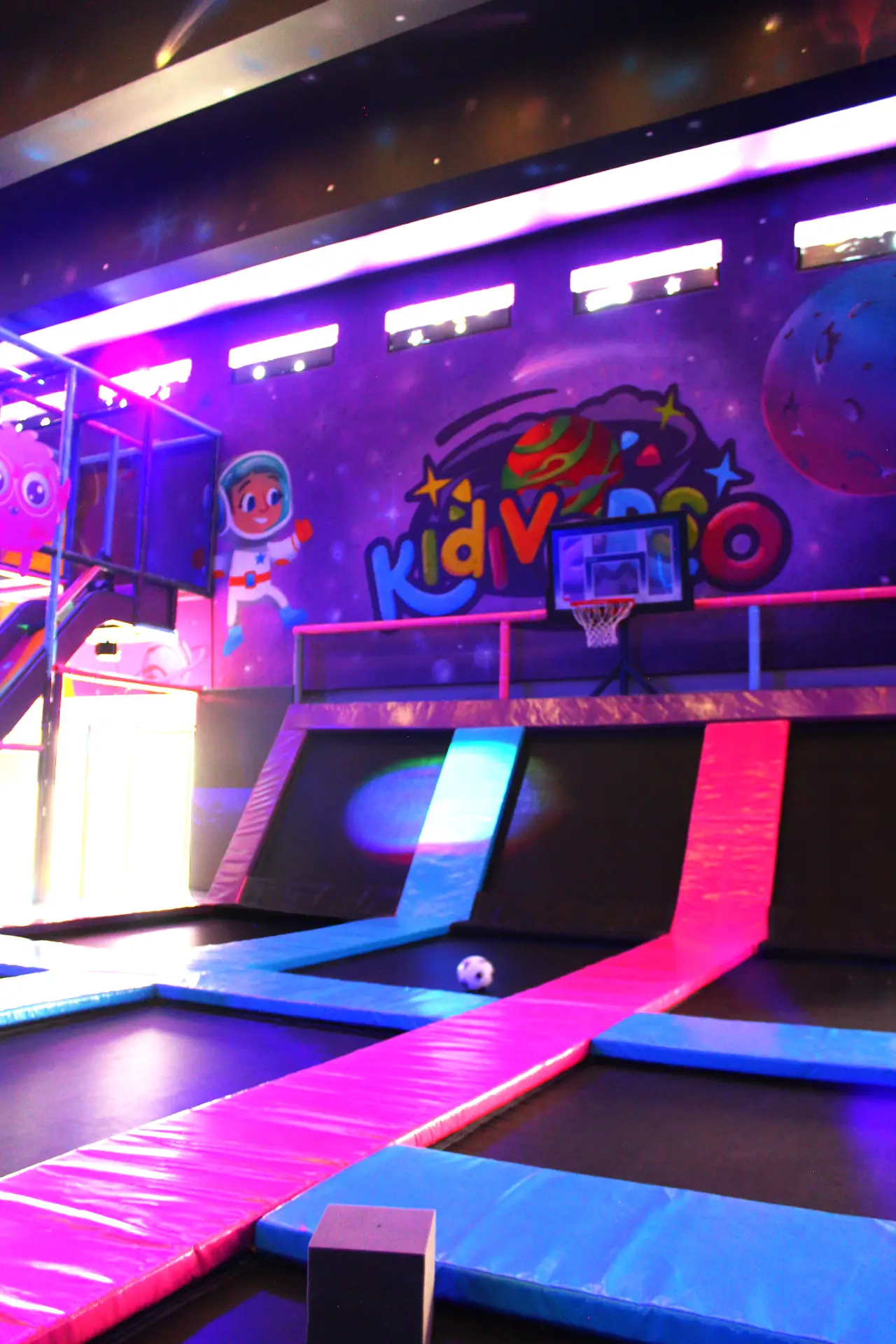 Constelación de brincolines y trampolines en Kidiverso